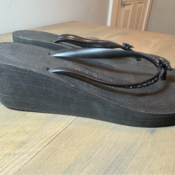 Havaianas sandals - Picture 1 of 3